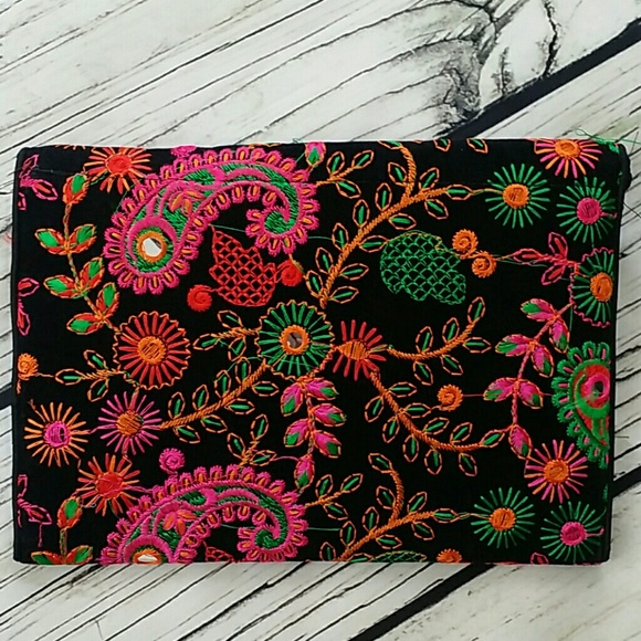 Embroidered Envelope Clutch - Picture 5 of 8